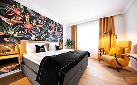 Frida Hotel & Cafe